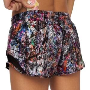 Lululemon Hotty Hot Short II 2.5" Vitalize Multi